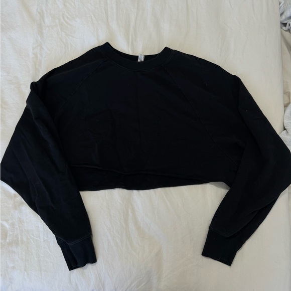 ALO cropped long sleeve - Picture 1 of 3
